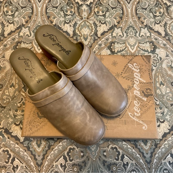 NWT Free People Calabasas Clog Washed Taupe Womens Sz 40 US 10 - Picture 10 of 14